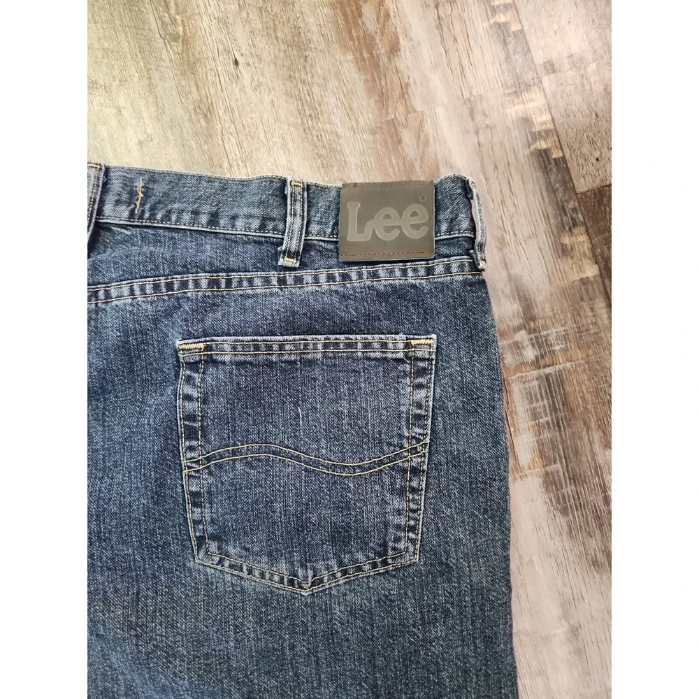 Lee Men's Jeans 42x29 Short  Bootcut Blue  EUC 2020302